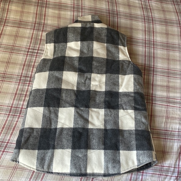 Grey Sherpa Vest, soft and fuzzy. Great condition - Picture 5 of 6